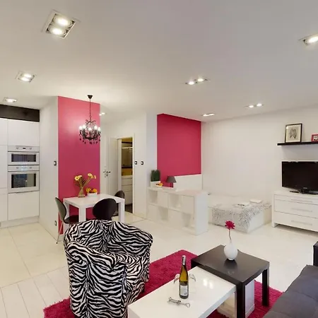 Pink Rydygiera 2a Tectum Apartment
