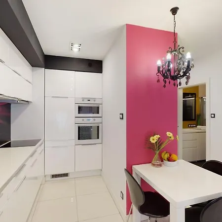 Pink Rydygiera 2a Tectum Apartment *