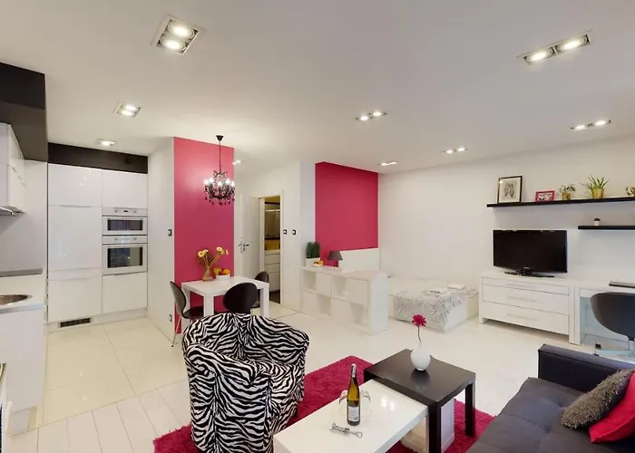 Pink Rydygiera 2a Tectum Apartment