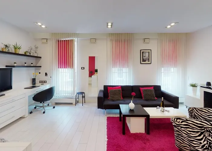 Pink Rydygiera 2a Tectum Apartment *